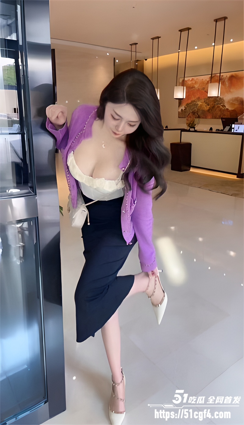 抖音网红 小莹子是汤圆妈 定制福利 大奶美女制服勾引 漏点自慰反差至极