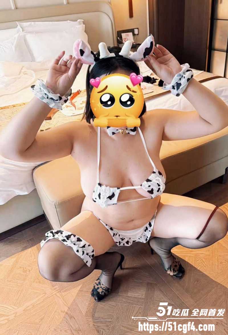 青岛巨乳妹亦寻私拍福利流出 3 拷贝