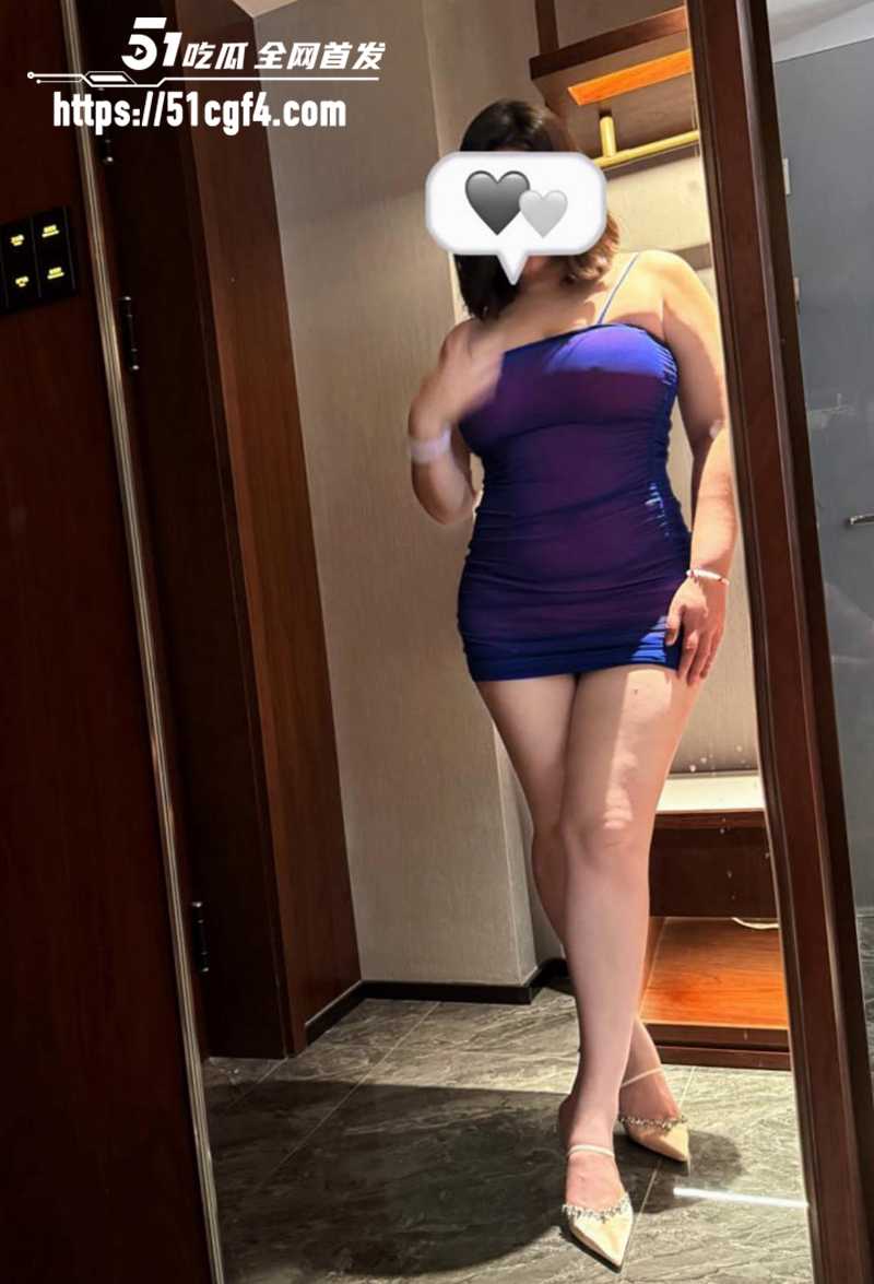 青岛巨乳妹亦寻私拍福利流出 2 拷贝