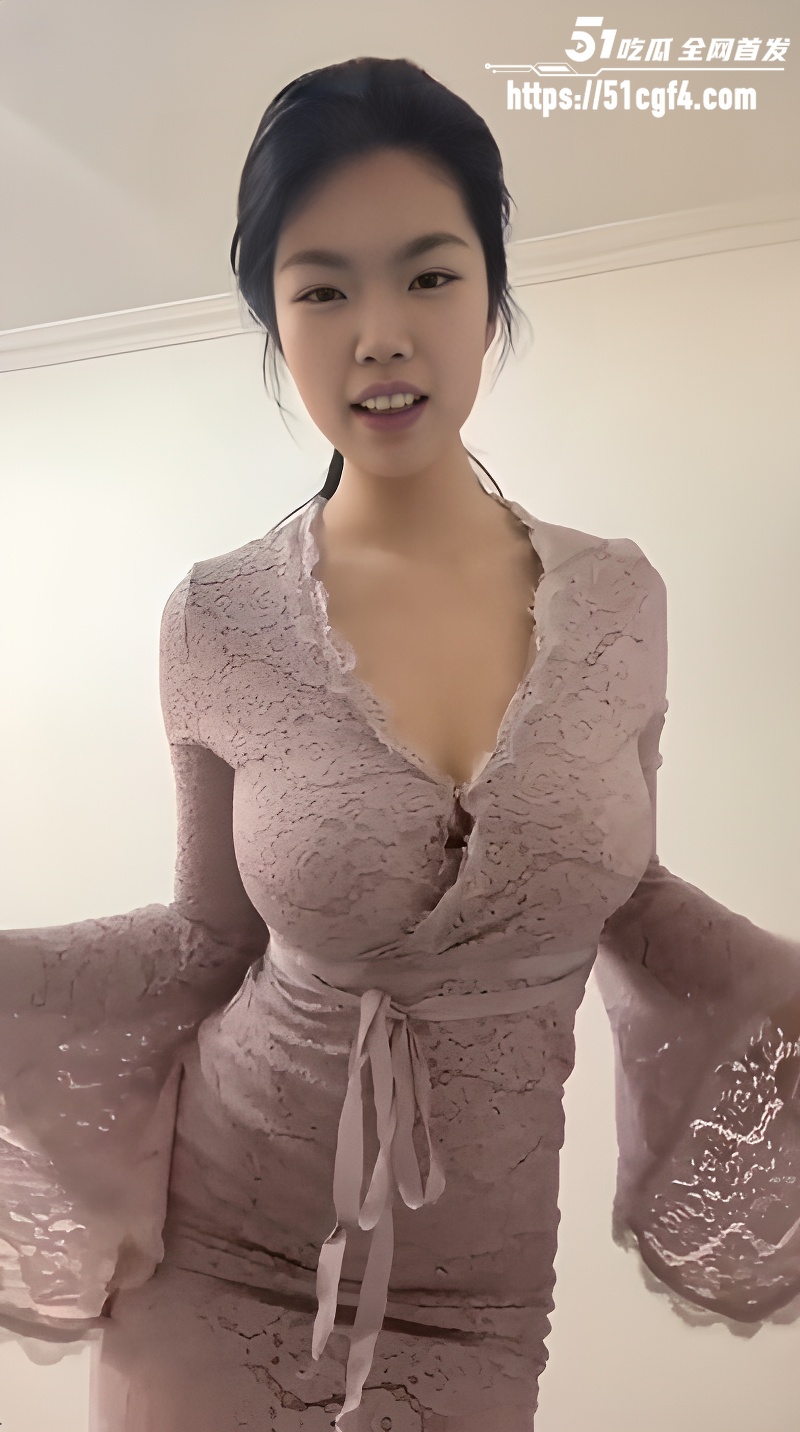 抖音巨乳甜妹 鱼总 裸舞福利 脸穴同框掰开粉嫩骚逼展示 巨乳晃荡诱惑十足