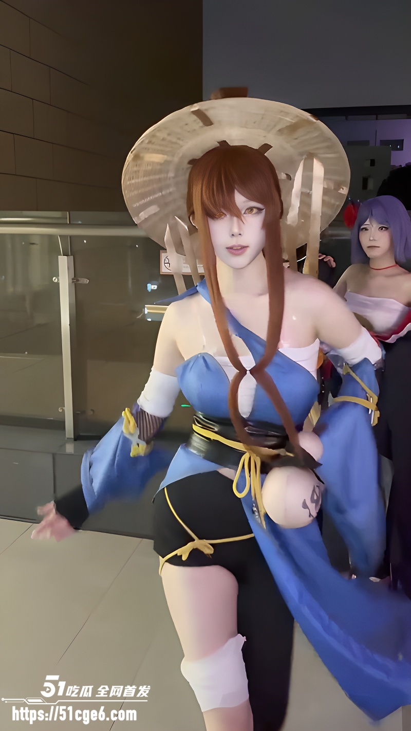 传媒公司cos团播女厕所偷拍 3