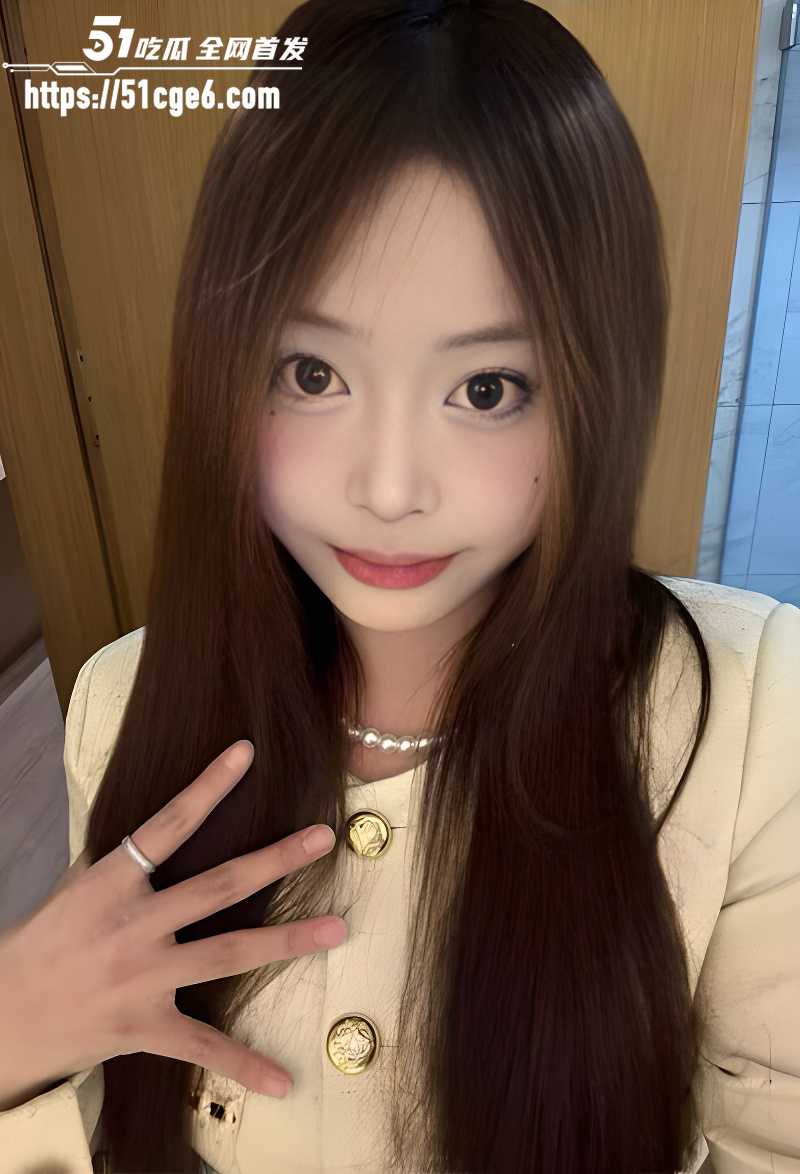 反差大胸女孩郭鑫源与炮友做爱自拍 5