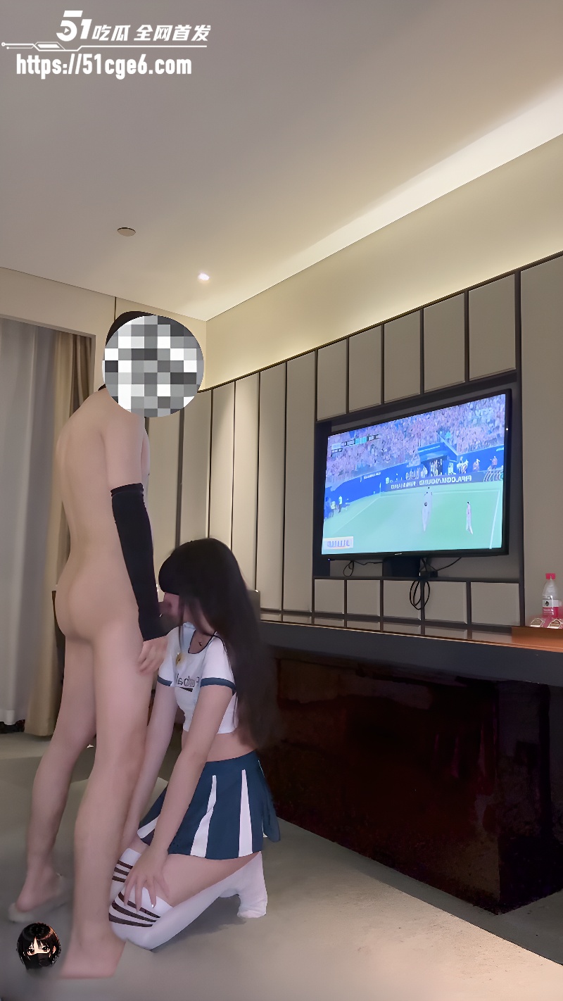 骚妻 小陈和小王 世界杯期间cos足球宝贝求操 撅臀调教 骑乘猛干令人欲罢不能