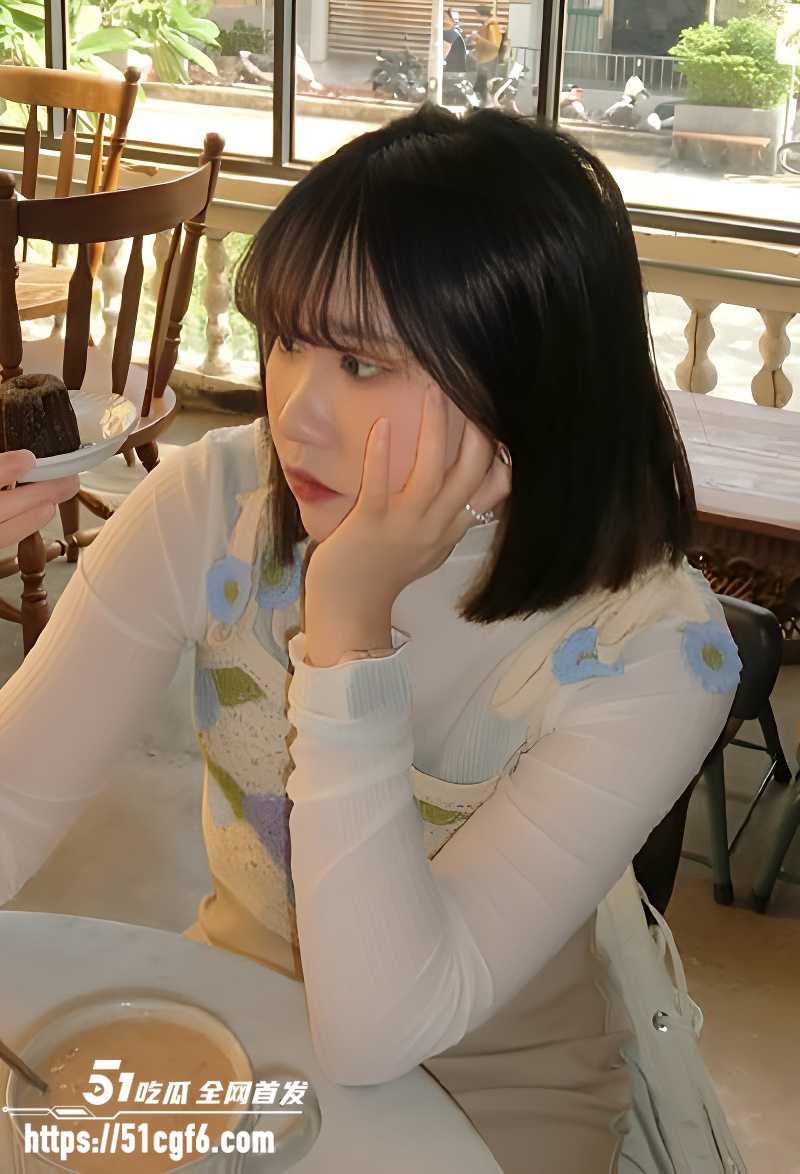 清纯美女约炮私拍 戴肛塞夹跳蛋被后入猛干 黑丝湿穴太会吸 反差到极致！