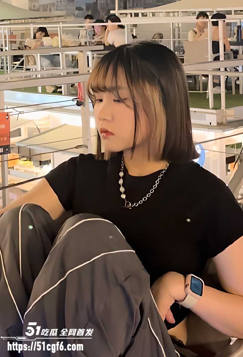 约炮清纯大眼妹视频流出 3