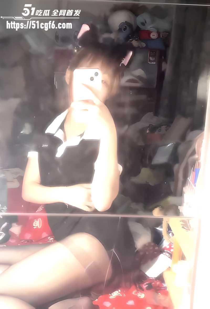 约炮清纯大眼妹视频流出 4