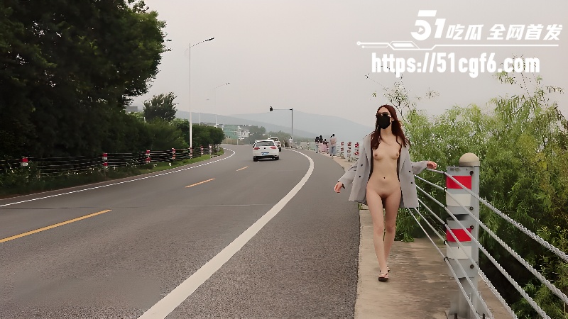 长腿女神 Smaxskin 海边公路露出 大衣包裹丰满酮体 全裸发骚饥渴求操