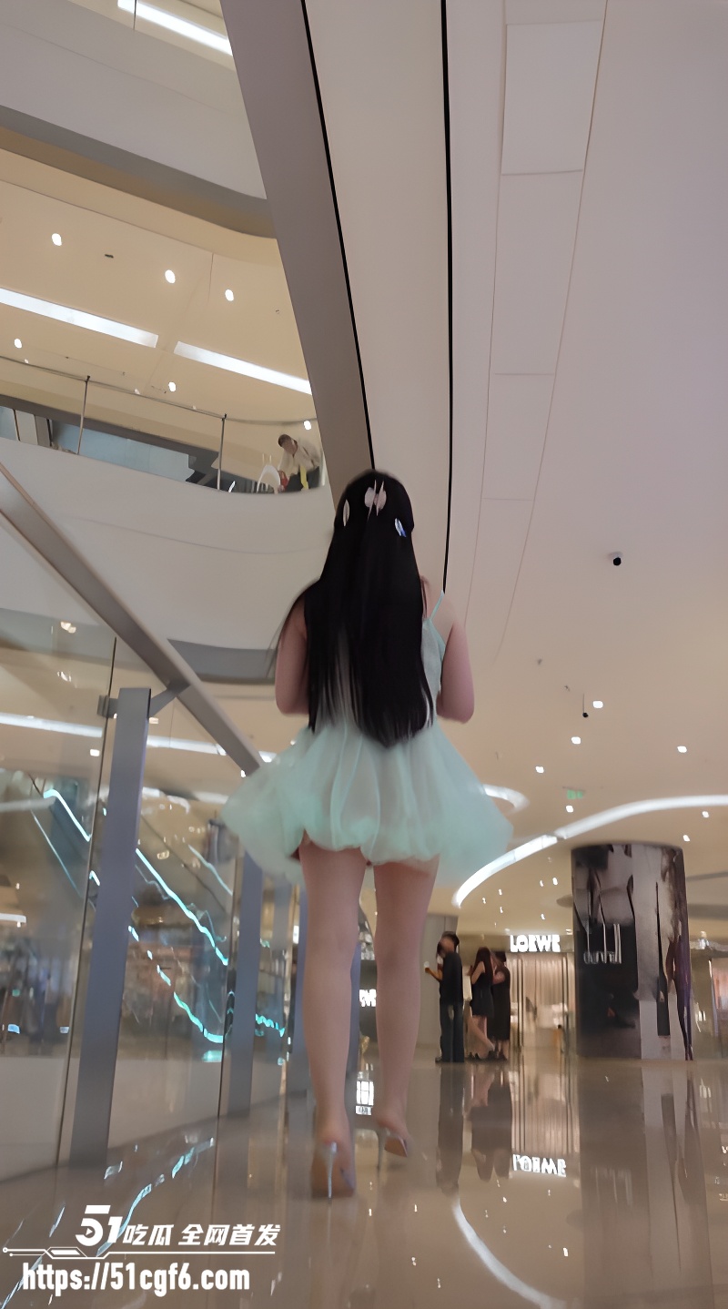 街拍抄底小姐姐系列 2