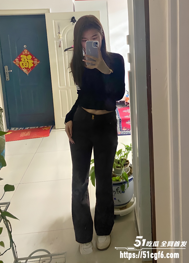 长沙清纯反差婊 董丽丽 被炮友无套猛插 穿黑丝迎合后入 浪叫销魂又淫荡！