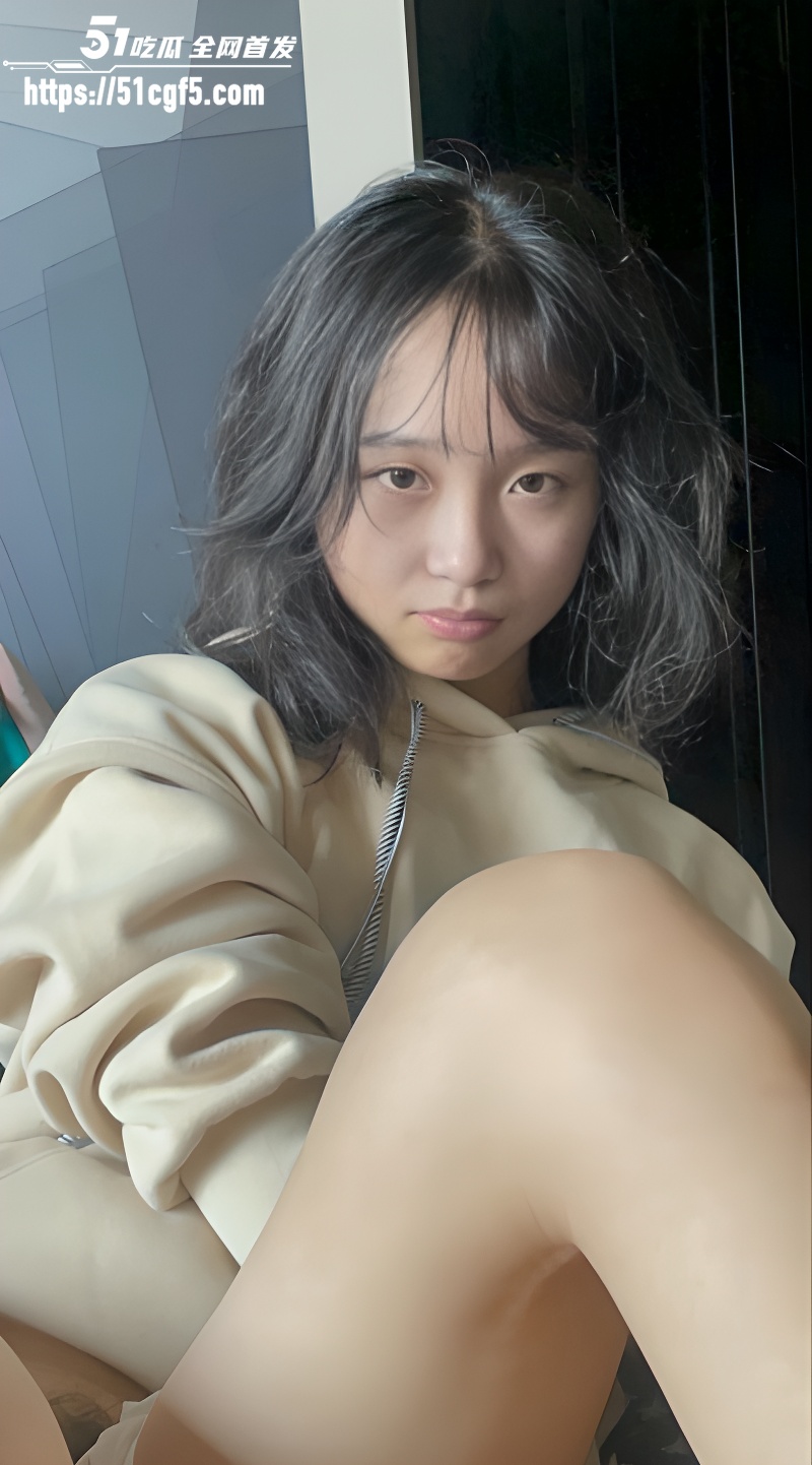合肥职业技术学院 刘诗童 露脸性爱视频 跪地侍奉男友肉棒 蜜穴被无情狂轰！