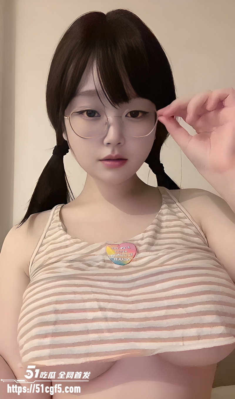巨乳福利姬 定制视频流出 露脸自拍展示坚挺大奶 粉嫩乳头全程挑逗