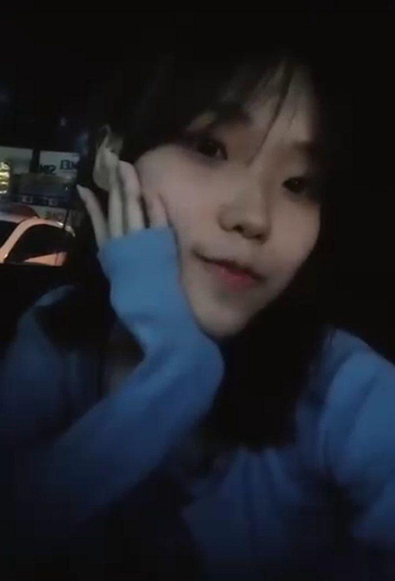 马来西亚反差小姐姐嘉欣露脸脱衣洗澡自慰2
