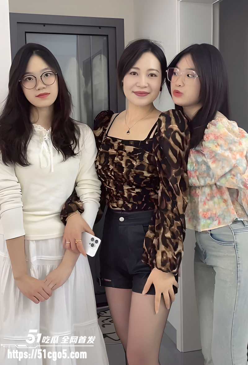 极品网红少妇 落日也很美好 自慰福利 衣衫慢褪极尽风骚 揉奶弄蕊间春水潺潺 春色无尽