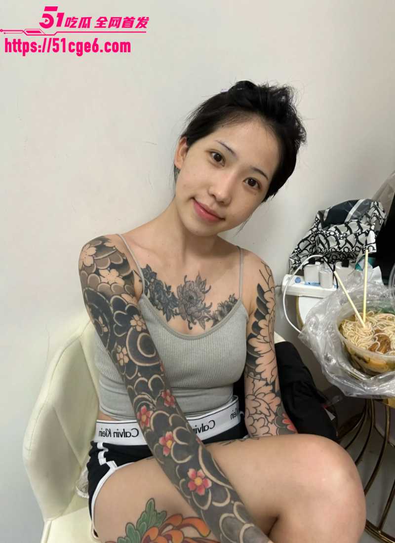 快手网红 高冷小美 与万重山直播PK 2