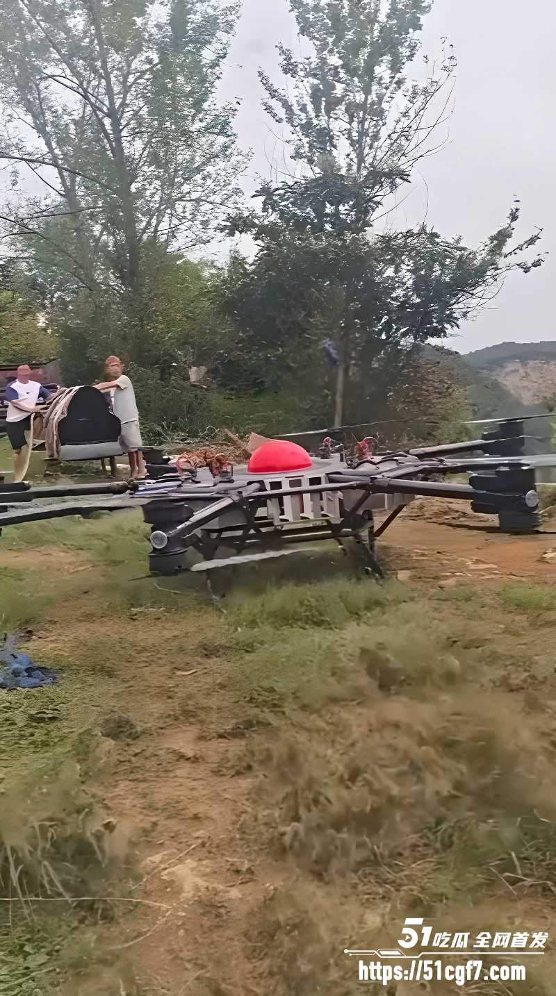 大疆无人机再度爆火 家属为尽孝心 上演空中运棺材 老人家临走排面拉满！