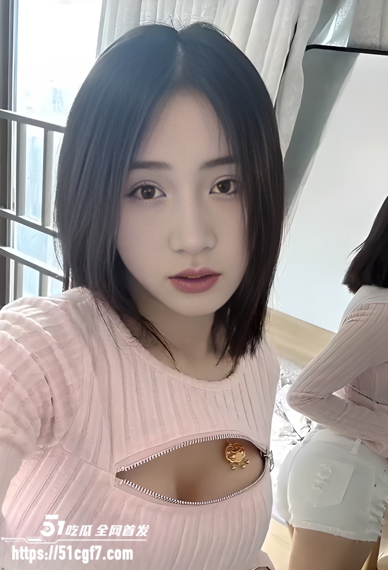 高颜值反差妹子最新泄密自拍 3