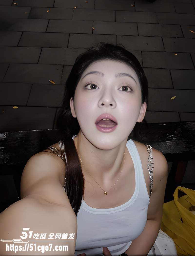 高颜值舞蹈生情侣性爱自拍 主动跪舔男友肉棒 撅臀后入顶腰榨精 骚到骨子里！