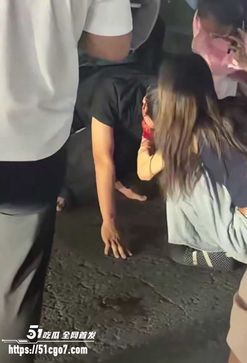 山东枣庄两男子发生矛盾一人被当街打死5拷贝
