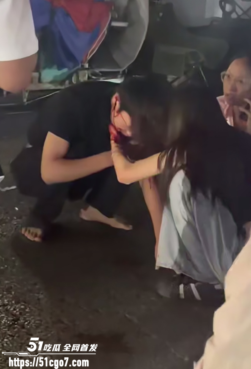 山东枣庄两男子发生矛盾一人被当街打死6拷贝