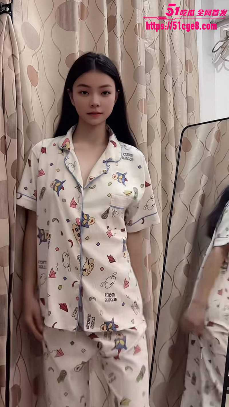 推特西西团队安慕曦户外露出03