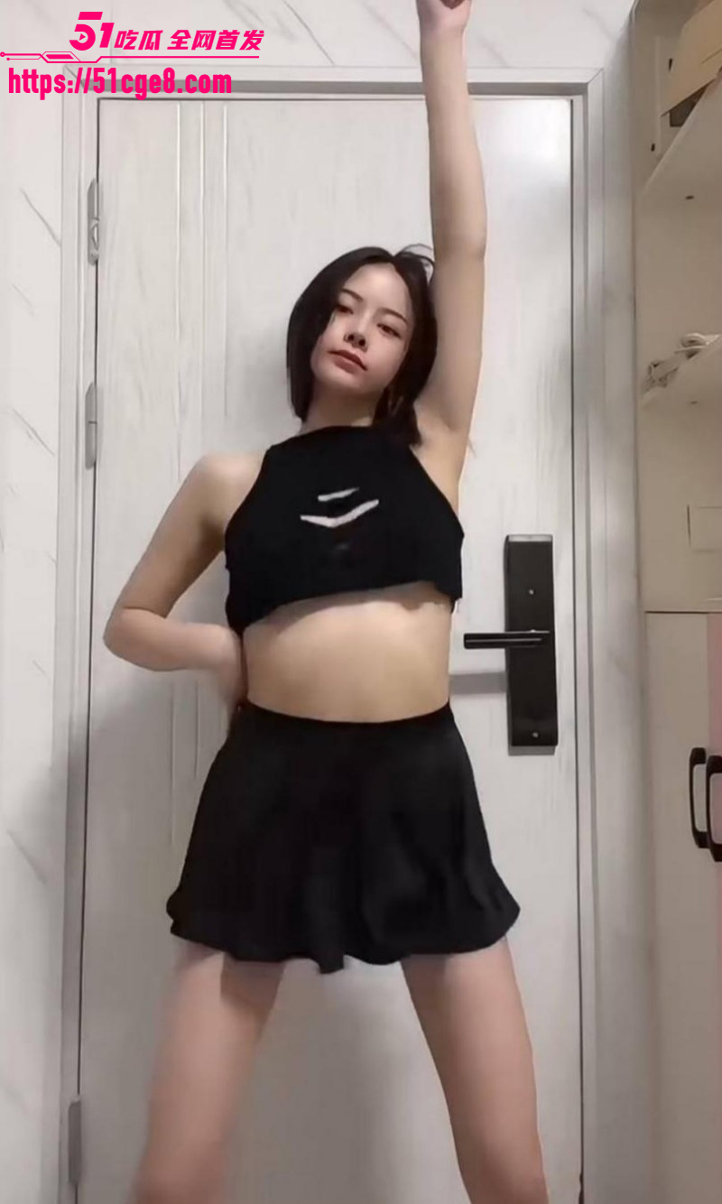 推特西西团队安慕曦户外露出05