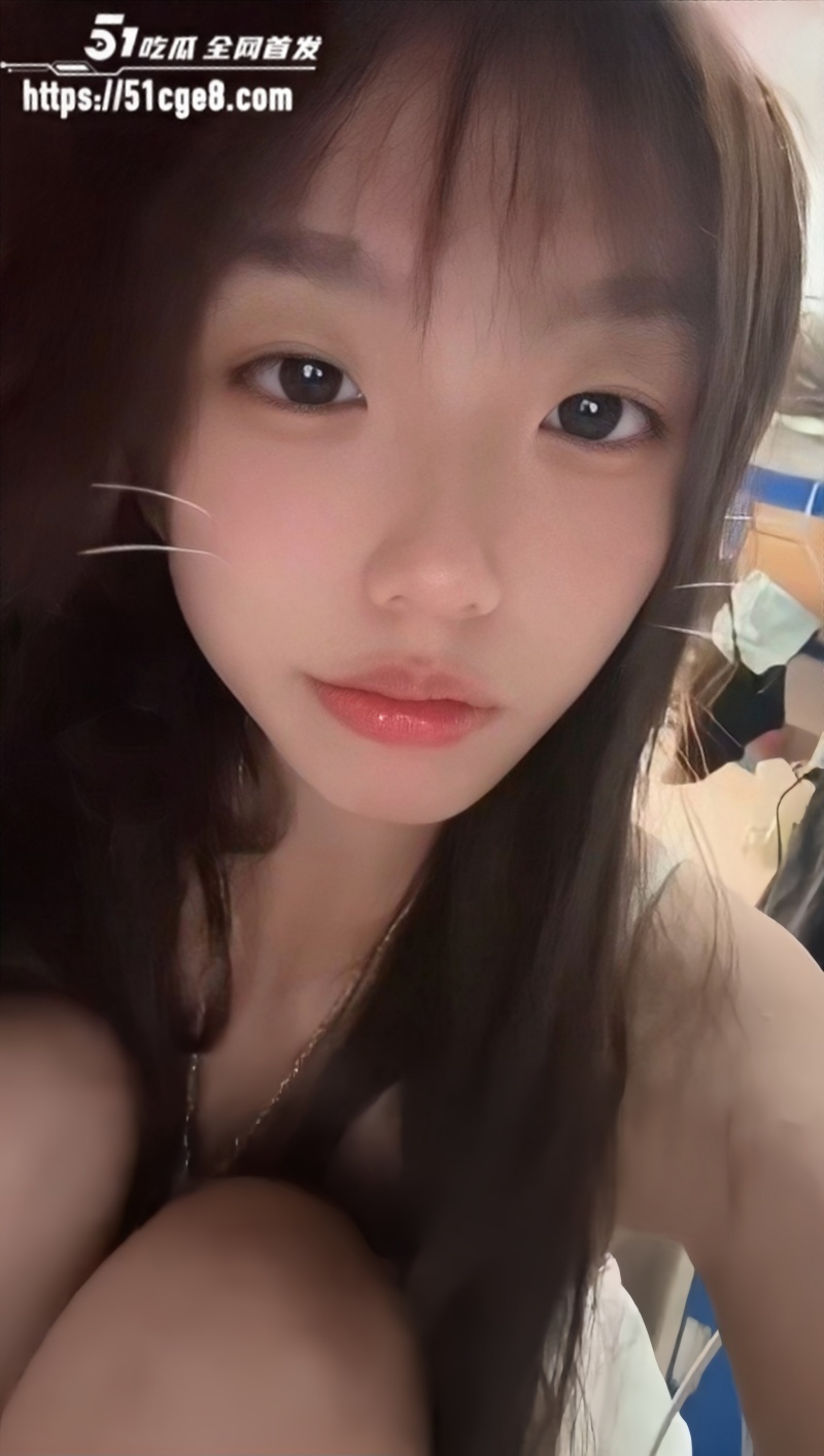 可爱女大不雅视频全网疯传 清纯萝莉脸变身小母狗 搔首弄姿诱惑摆拍 浪到发指！