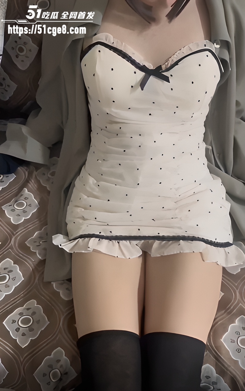 极品学妹趁家中无人叫学长上门 白虎嫩穴被肉棒打桩狂操 稚嫩美乳十分吸睛！