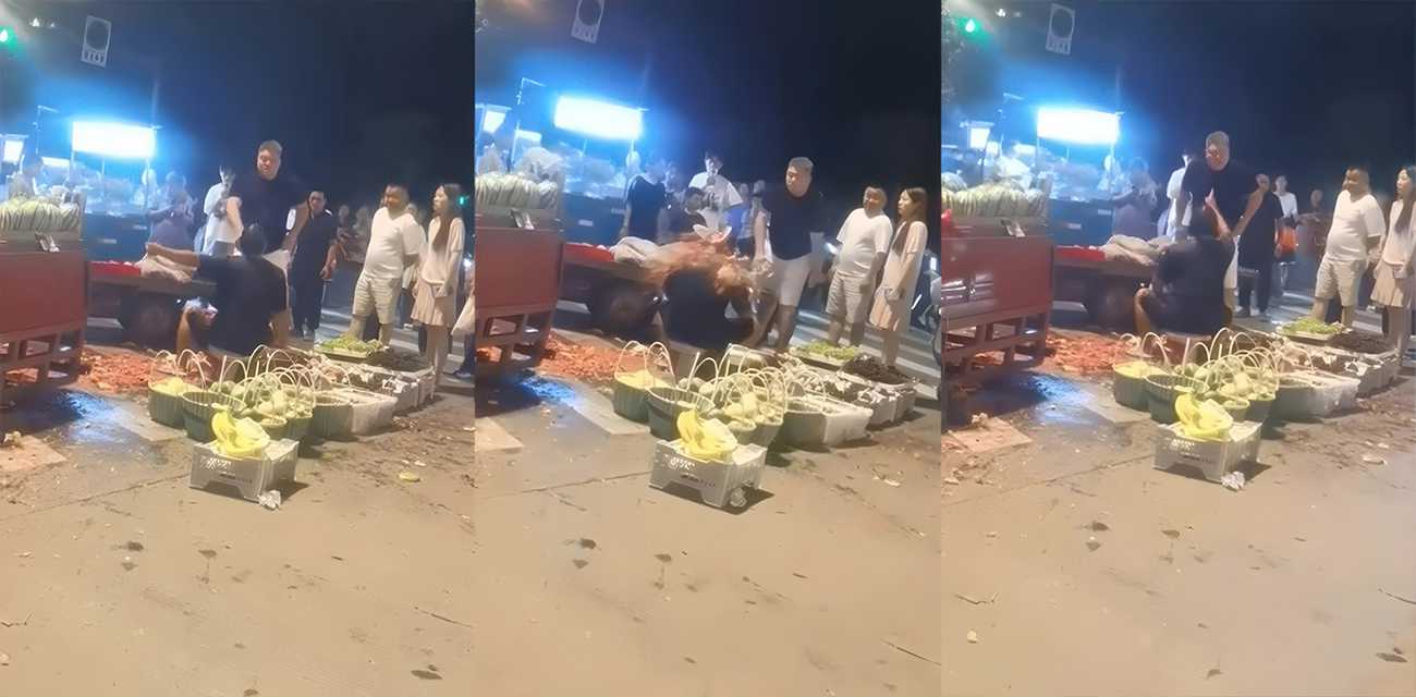 宁波恶毒夫妻 挑瓜掐果还耍凶 疯狂砸瓜殴打摊主 现场视频让人恨的牙根痒