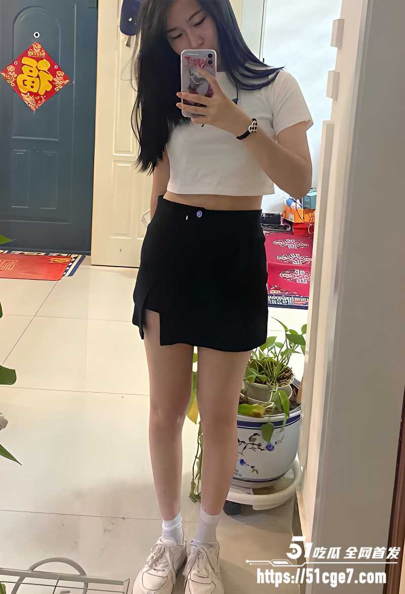 西安甜妹 刘露露 私拍泄密 露脸交欢尺度爆表 自慰野战情趣SM 花式啪啪超反差