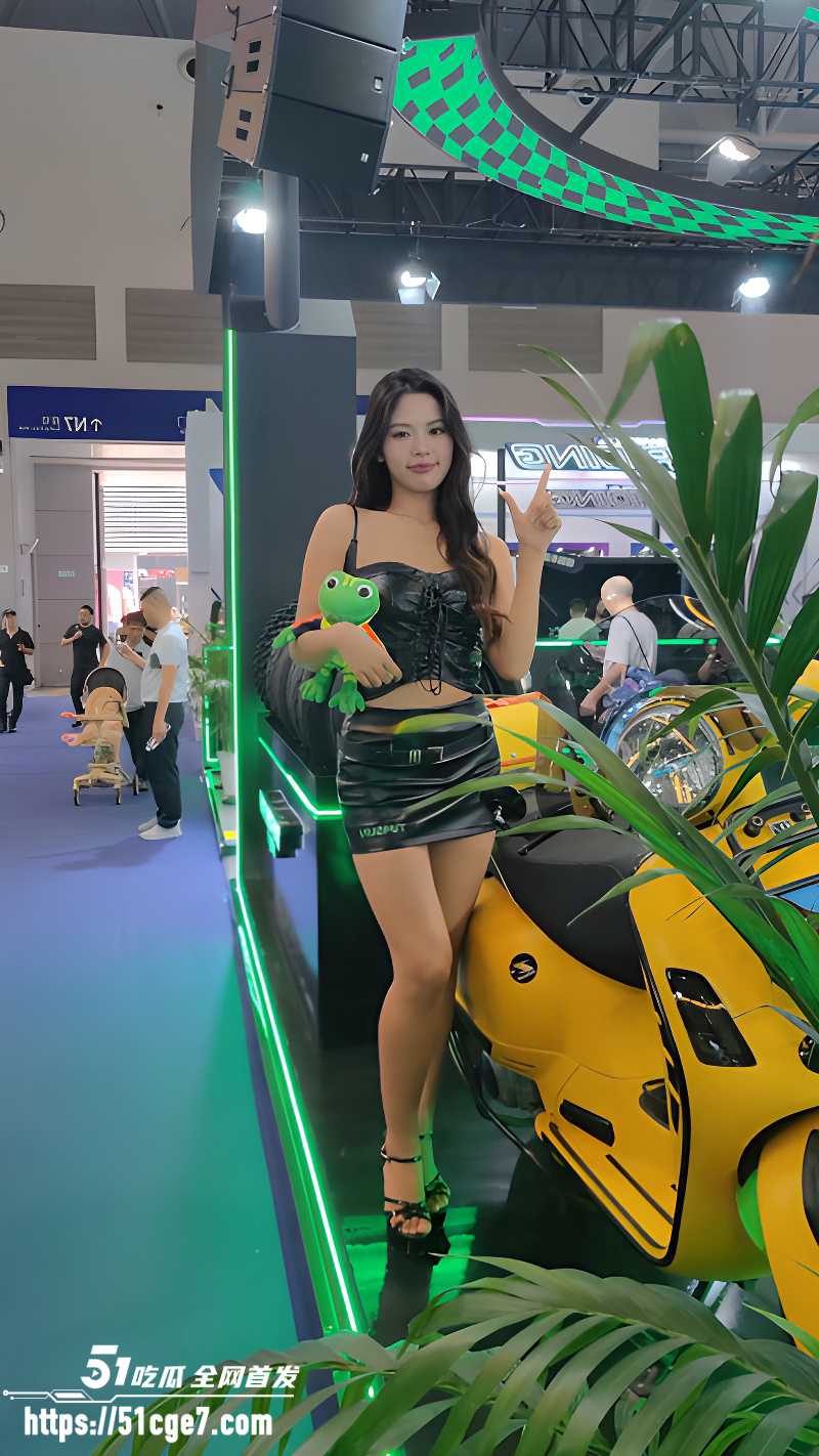 摩托车展抄底极品车模 1