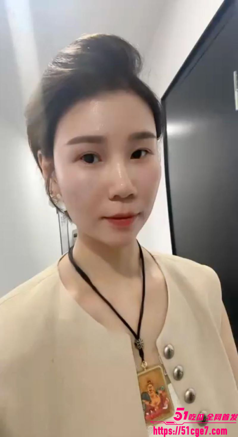 瓷萃诗男士脱毛 隐藏服务曝光 沉浸式体验女技师手交 技法精湛小哥现场缴械投降！