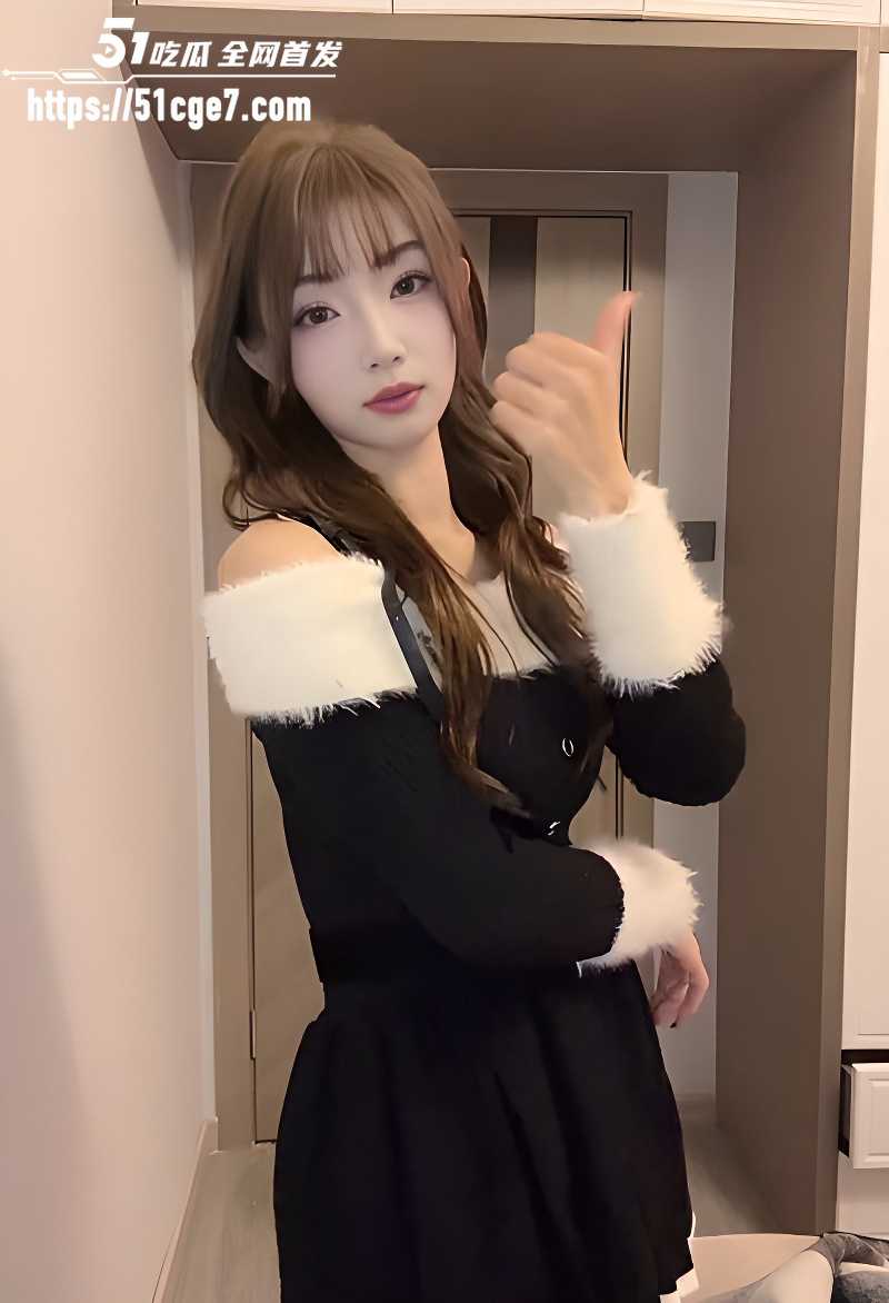 美艳小少妇露脸偷情 身材苗条八字奶诱人无比 被小狼狗花式爆操 表情超骚