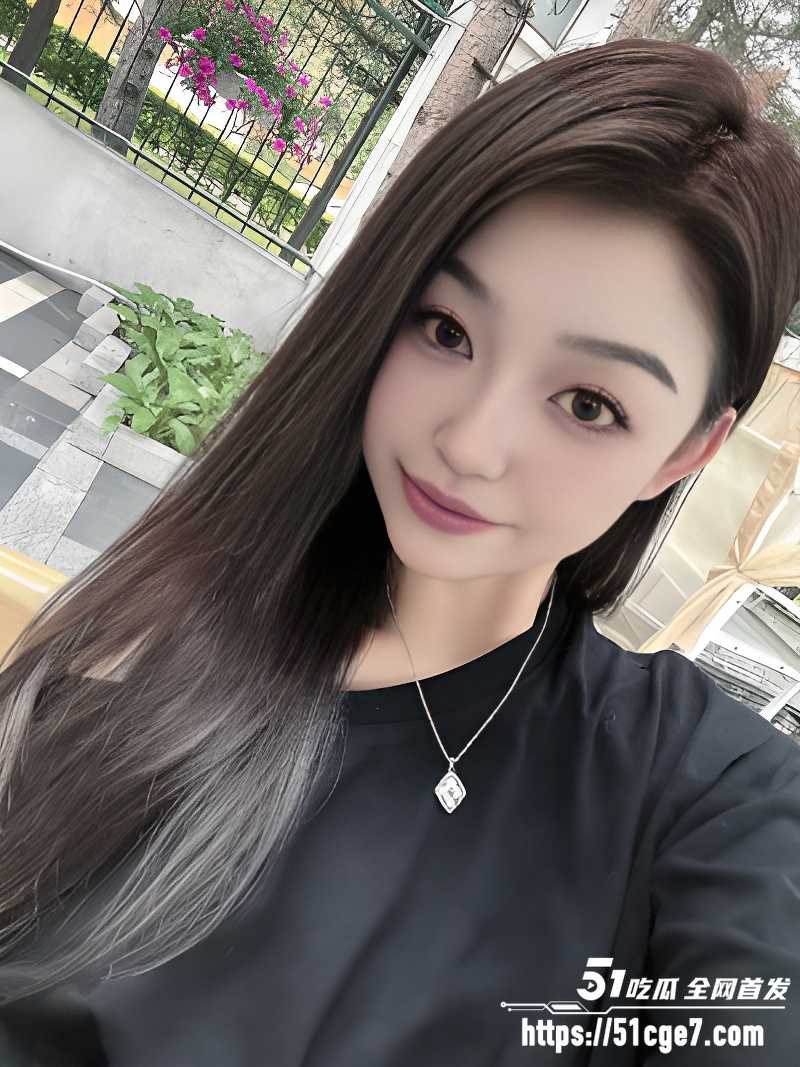 青岛名媛 被金主花高价包养 并拍下露脸性爱视频 无套干穴乳头超大！
