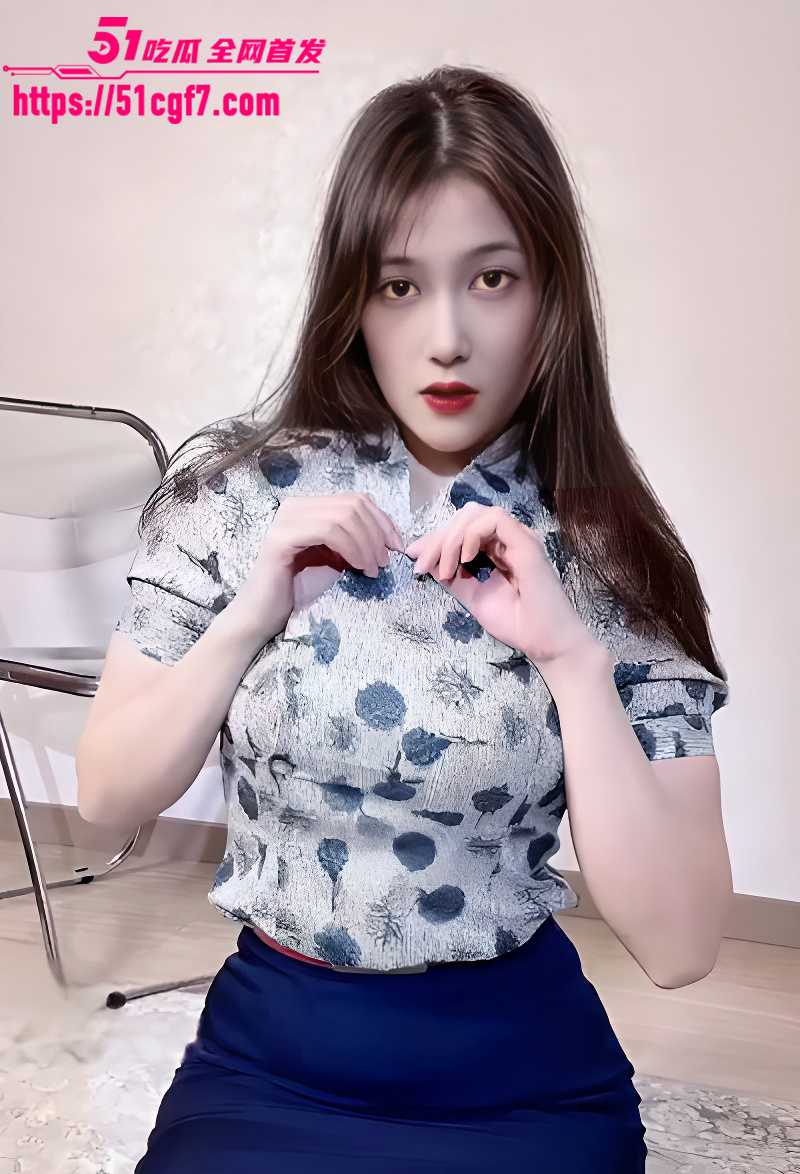 抖音网红可可西制服诱惑 4 拷贝
