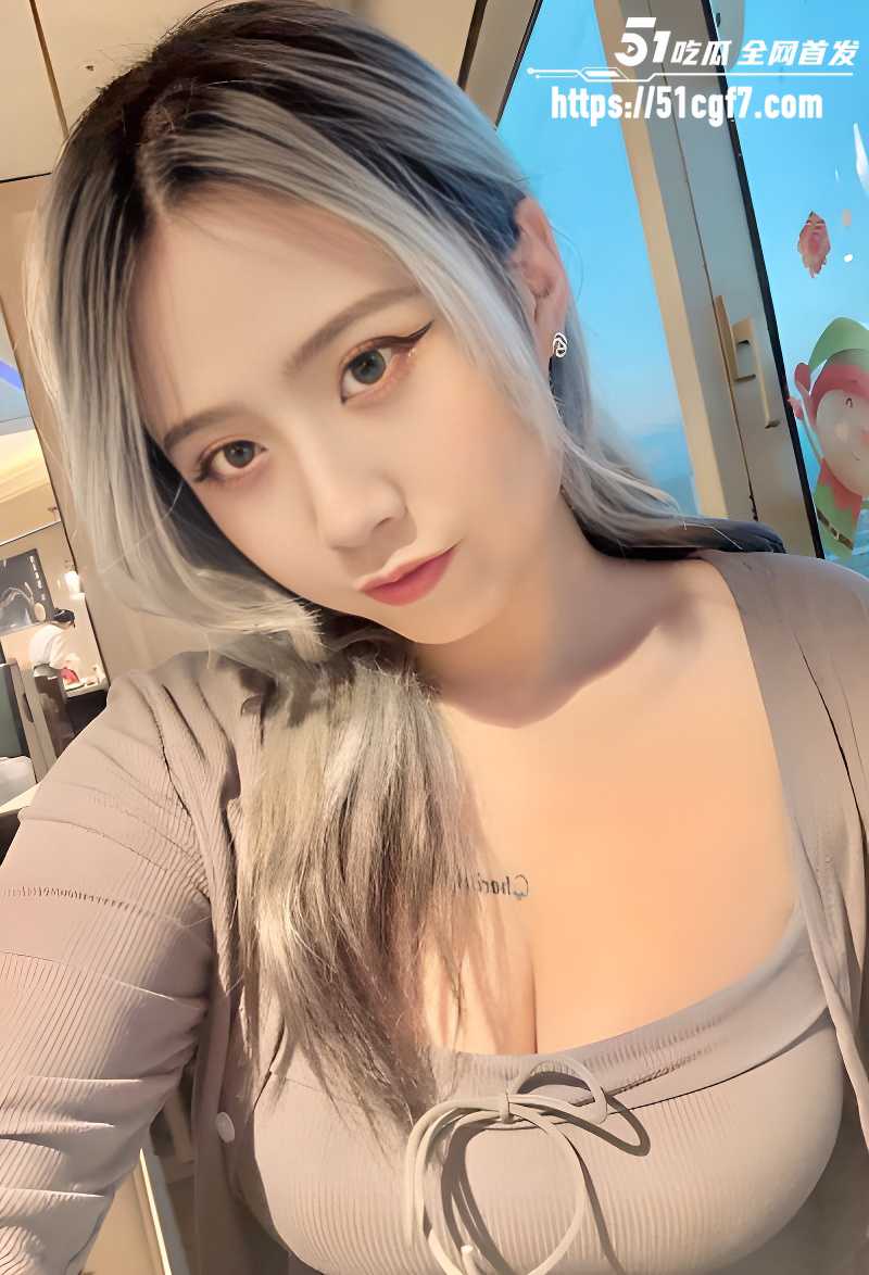 极品高颜值纹身巨乳美甲师不雅视频流出  4