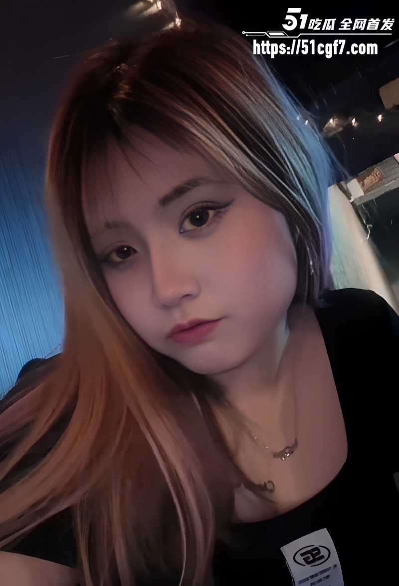 极品高颜值纹身巨乳美甲师不雅视频流出  11