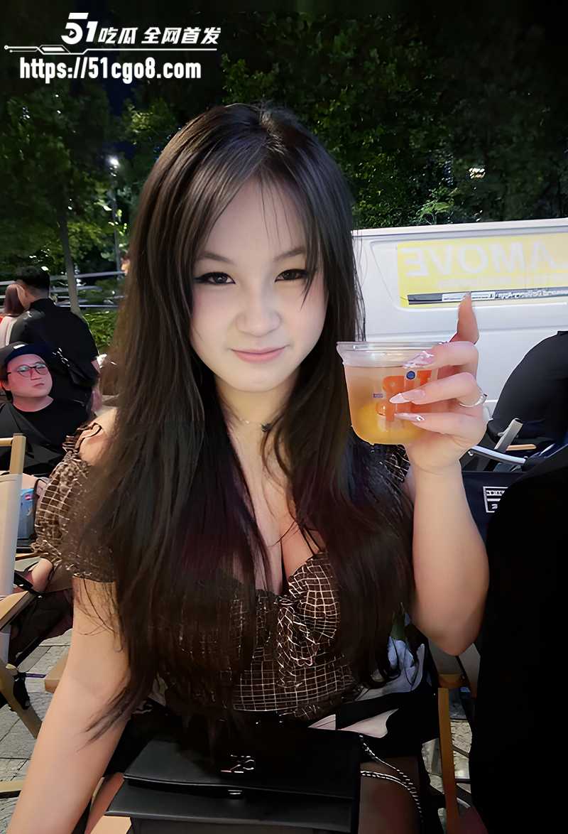 极品高颜值微胖巨乳反差婊童怡玺自拍视频流出 5 拷贝