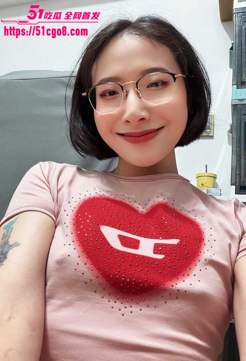 极品高颜值短发眼镜婊林慧君不雅视频流出6拷贝