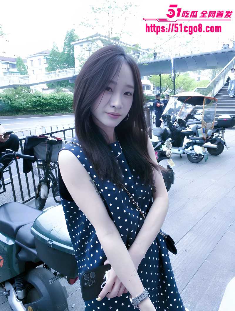 杭州美甲店老板娘 王静蕊 约炮大屌男 全程主动迎合 后入打桩 堪称行走的肉便器