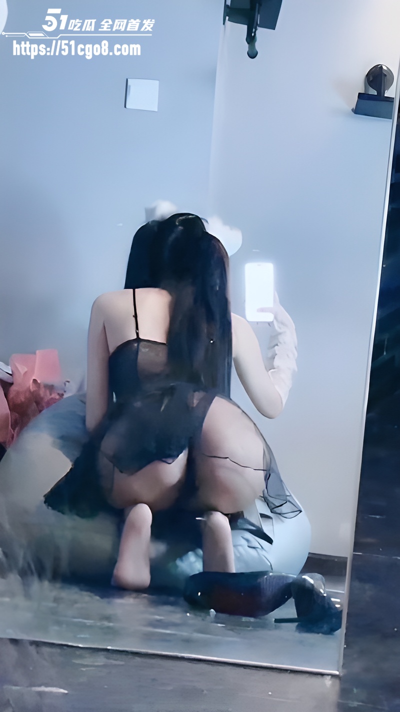 小艾根本吃不饱  6