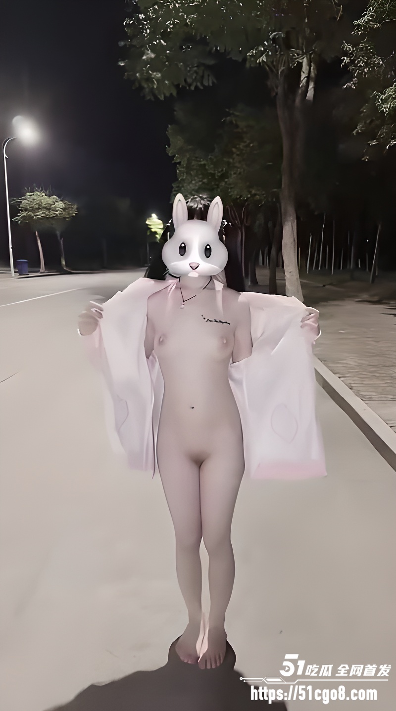 推特热舞女神 猫小婷老师 马路大胆漏出 揉搓美乳跳性感舞 全程紧张又刺激