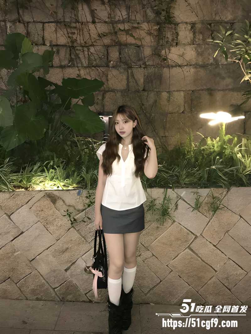 辽宁科技大学 刘美娜 性爱私拍泄密 强制深喉口交巨屌 疯狂蹂躏骚穴爽到失神！