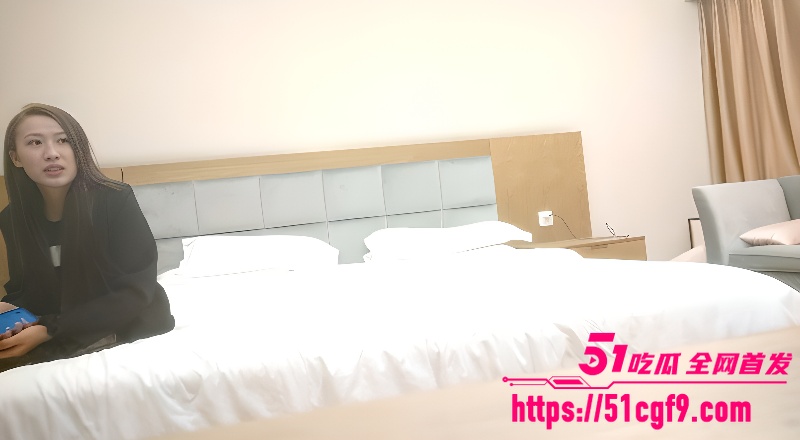 探花利哥 约操外围御姐 黑丝美腿挑逗 翘臀掰穴69互舔 各姿势轮番操不停！
