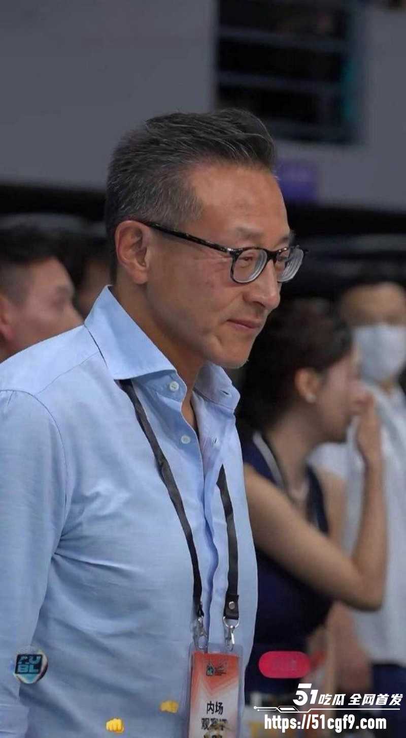 蔡崇信离婚后曝出新欢06