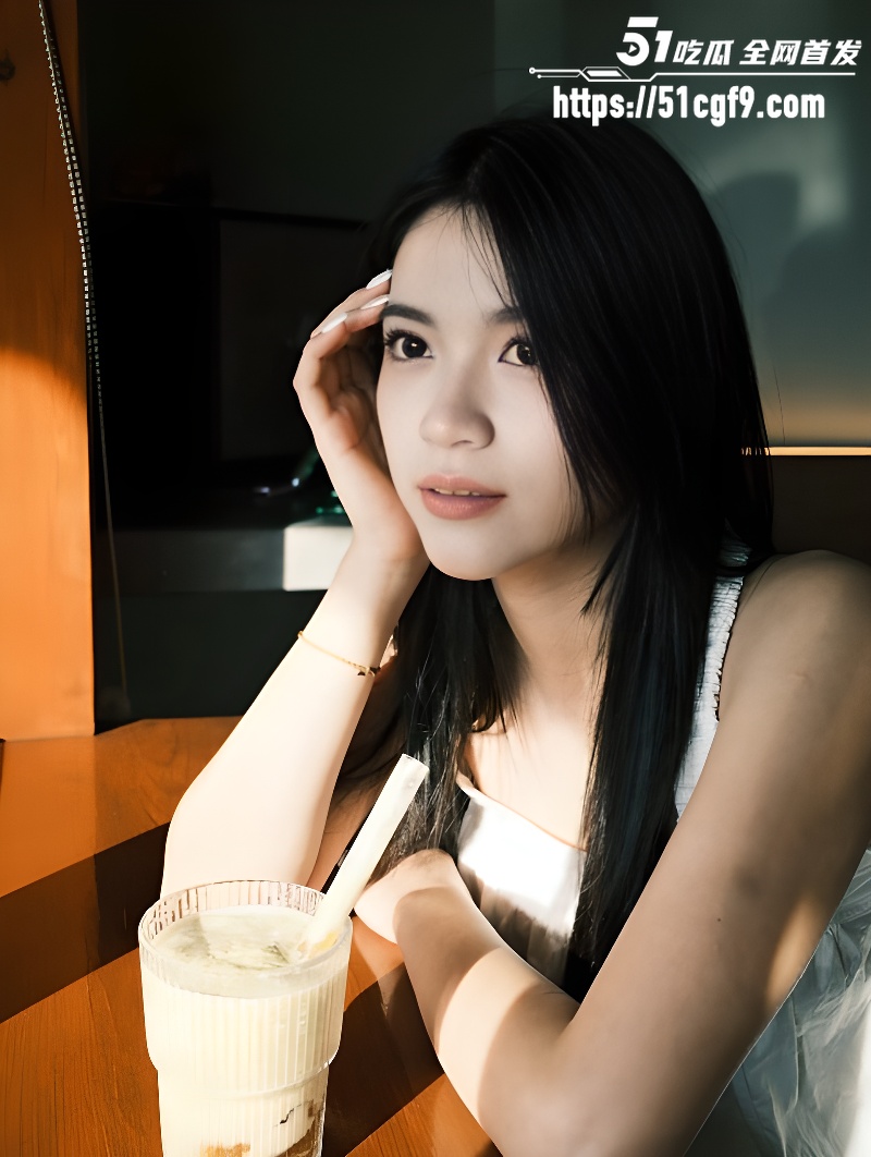 极品高颜值小网红 joeychu 早期下海当黄播视频流出 私下跟闺蜜一起脱衣自慰 超级骚