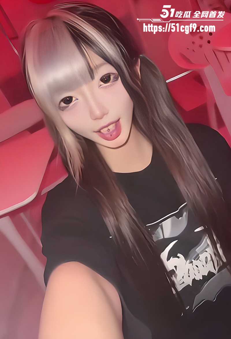 淫荡精神小妹金币崽不雅视频曝光 2 拷贝
