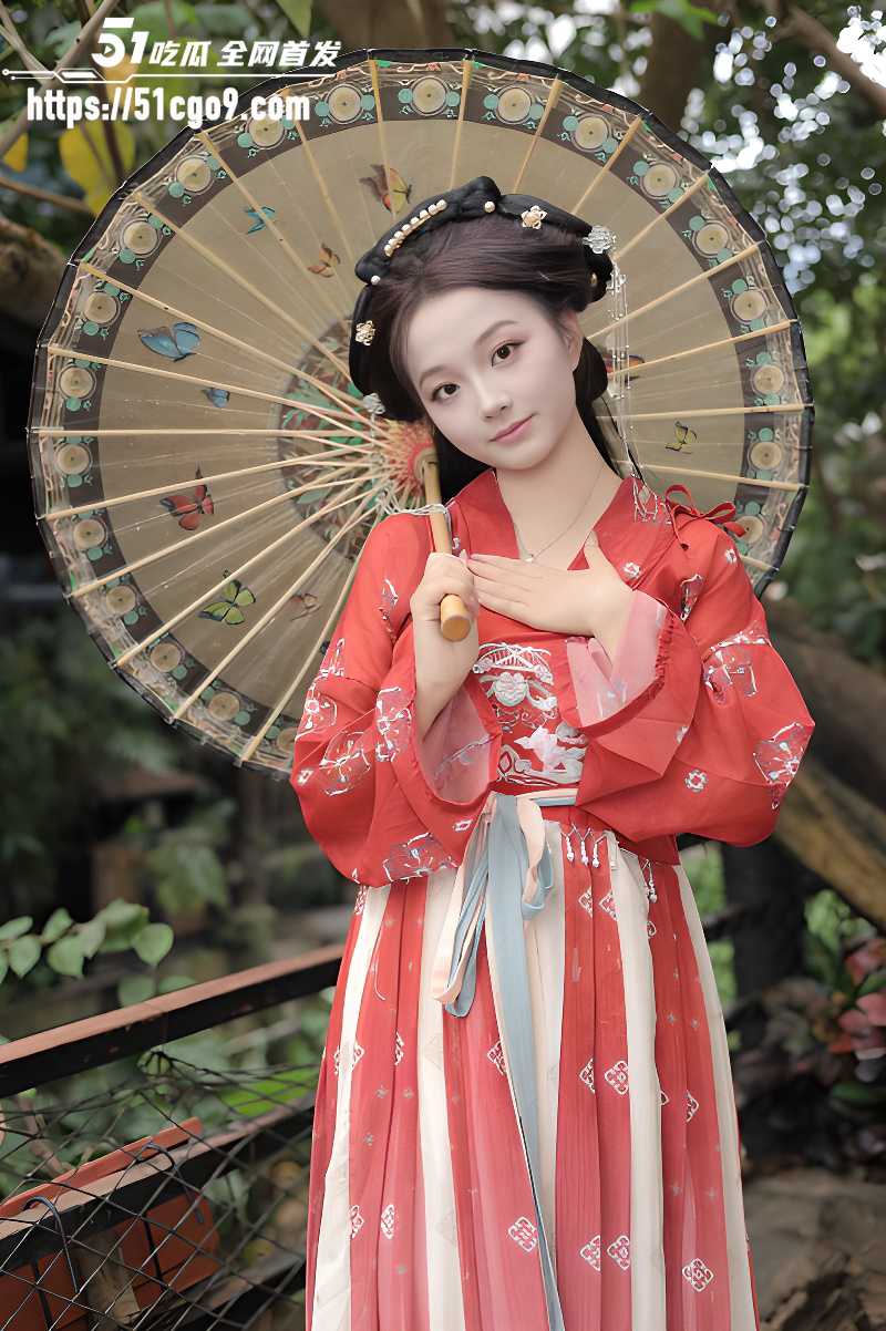 苏州汉服妹子 偷情视频 跑到隔壁骑乘朋友大屌 大屁股猛摇不停 真不怕老公发现吗？