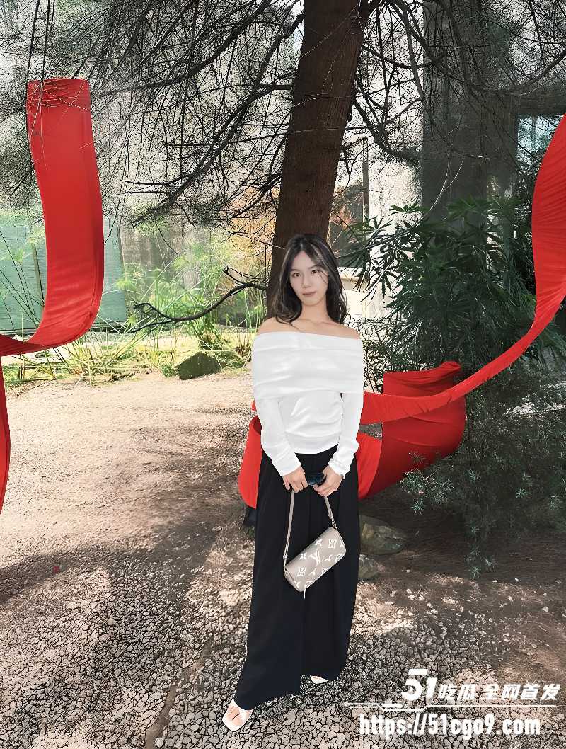 机车女博主 JorinLow 金主包养私拍  2