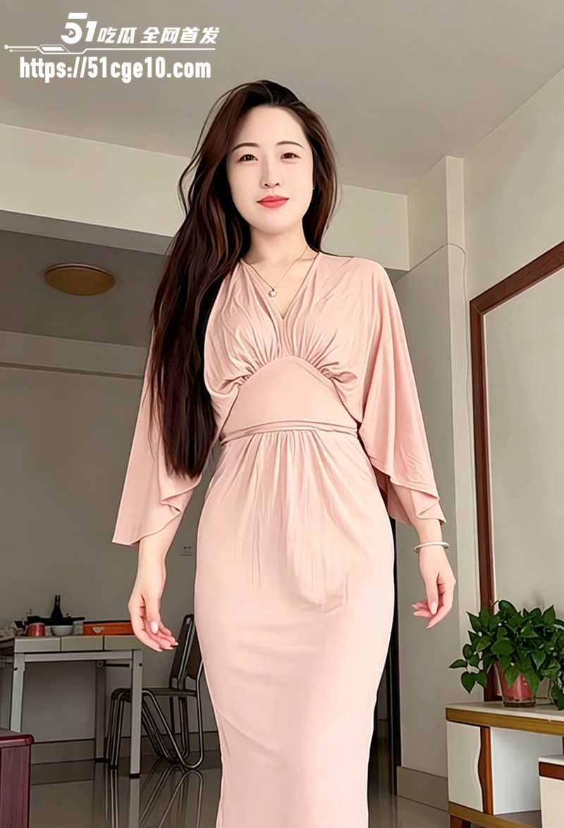 网红少妇晓薇露脸裸聊脱衣骚舞 4 拷贝