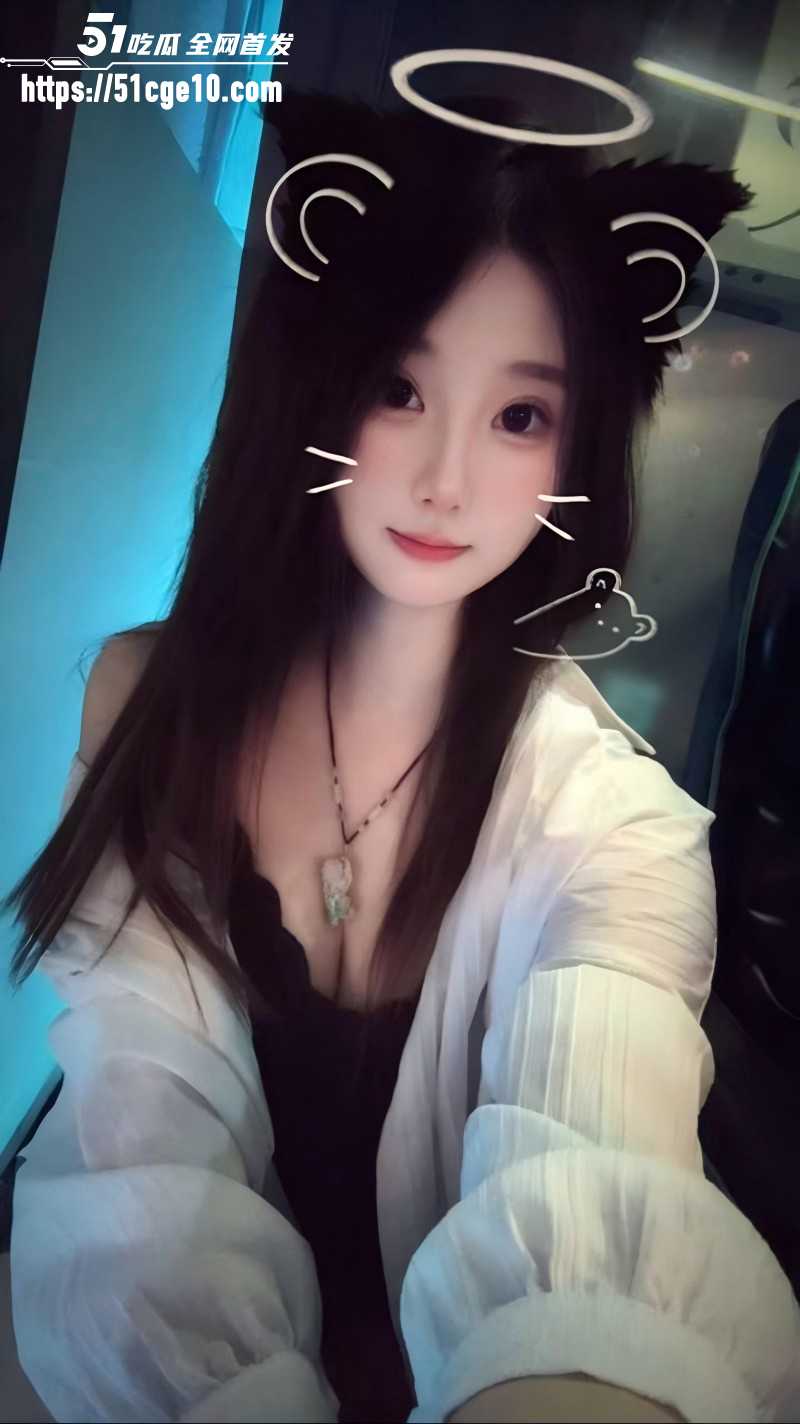 高颜值性瘾美少妇 离婚后疯狂纵欲放飞自我 炮友成群堪比公交车！